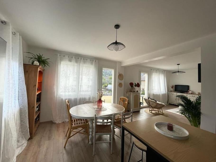 Superbe Appartement Avec Salle De Jeux Vaux-lès-Saint-Claude Exterior photo