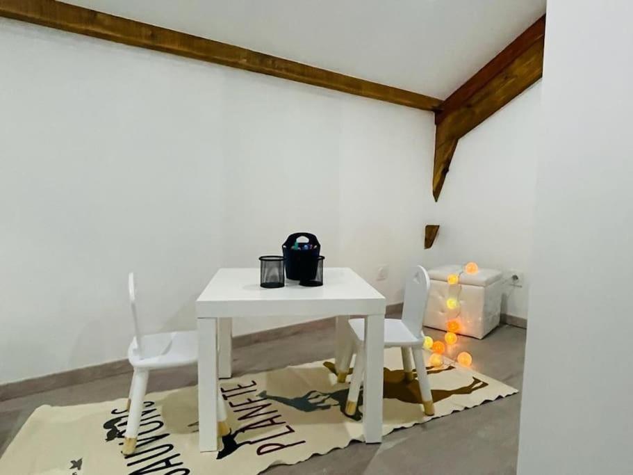 Superbe Appartement Avec Salle De Jeux Vaux-lès-Saint-Claude Exterior photo